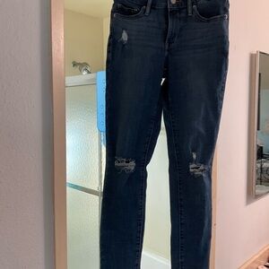 Levi's Dark Blue Women's Skinny Jeans with Knee Distress